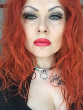 Dangling- Fußerotik für Shoeplay-Fetischisten